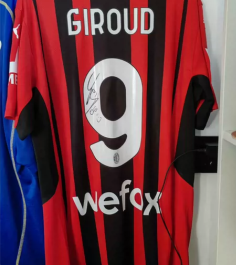 吉鲁亲签，AC米兰主场队服，意甲夺冠赛季，...