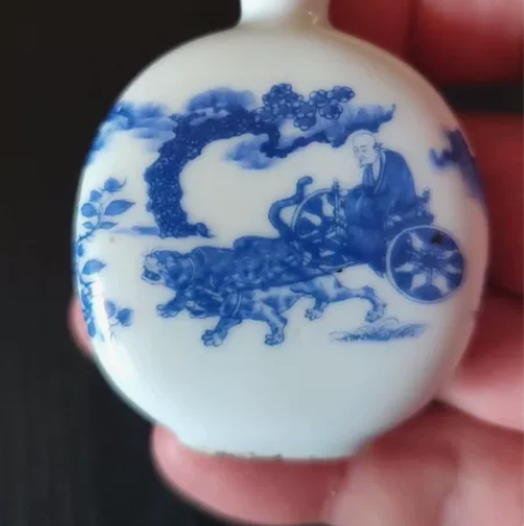 青花瓷鼻烟壶手把件 尺寸直径5.13，高7...