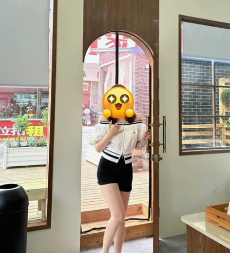 全新纯棉牛仔A字裙 有弹性,腰围66-74...