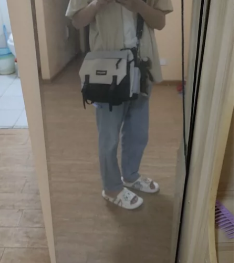 去年毕业时买的包，准备上下班背，结果被说太...