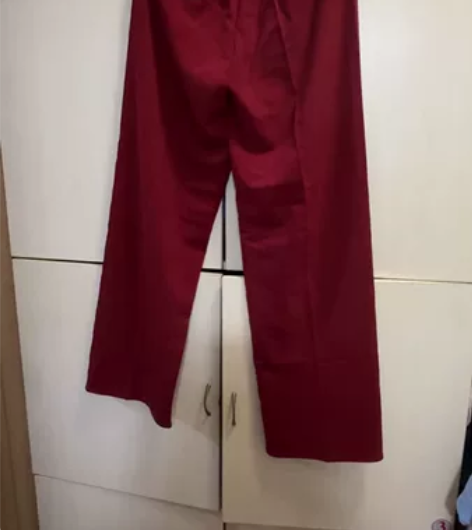 红色休闲裤 运动裤 直筒 梨形友好 上身好...