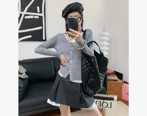 全新未穿，显腿长，胯宽的也适合 腰带不知道...