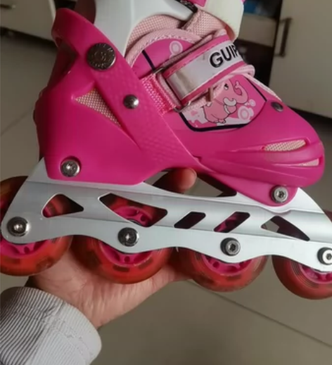 小象贵派仕儿童3134码旱冰鞋，全套，头盔...