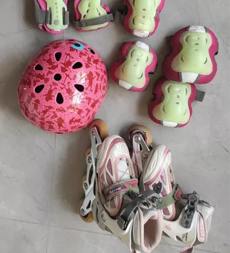 小学生轮滑鞋 感兴趣的话点“我想要”和我私...