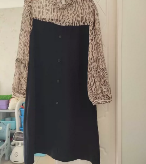 条纹拼黑色连衣裙，商场专柜购买，穿过一次，...