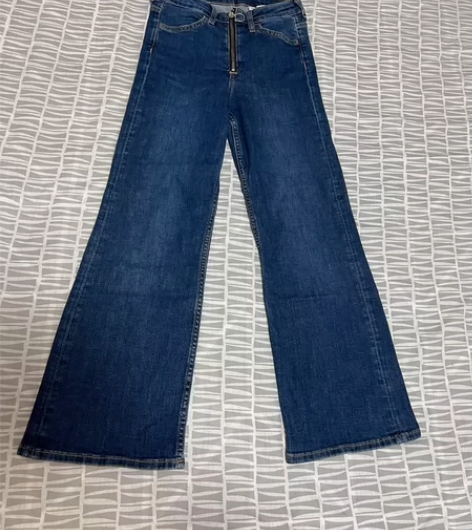 HM高腰女牛仔裤 喇叭裤 春秋薄度 这件国...