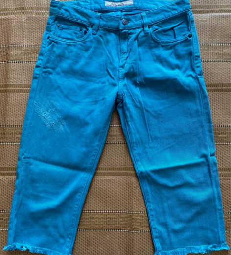 ?Burberry巴宝莉七分牛仔裤，腰围8...