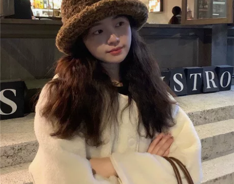 丁走走羊羔毛绒帽子女秋冬加厚保暖显脸小渔夫...