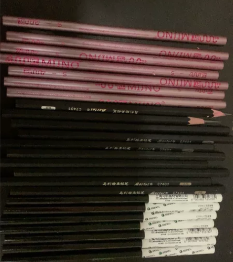 七支瑞特的速写笔七支马力的素描笔十支马力的...