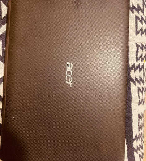 宏基4750G，功能完好，这个价位就不要追...