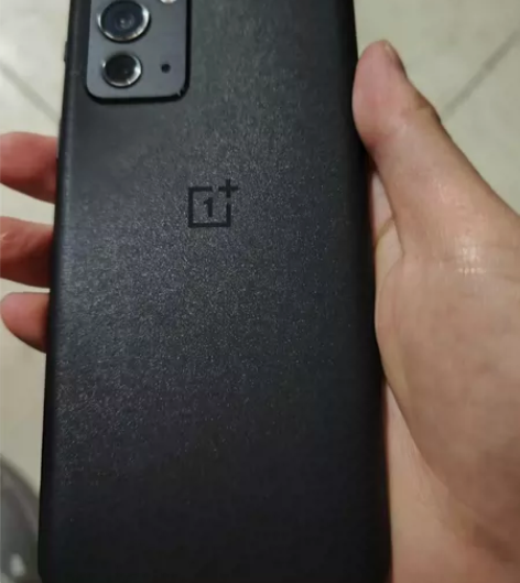 一加9rt 8+256g外壳有轻微磕碰，屏...