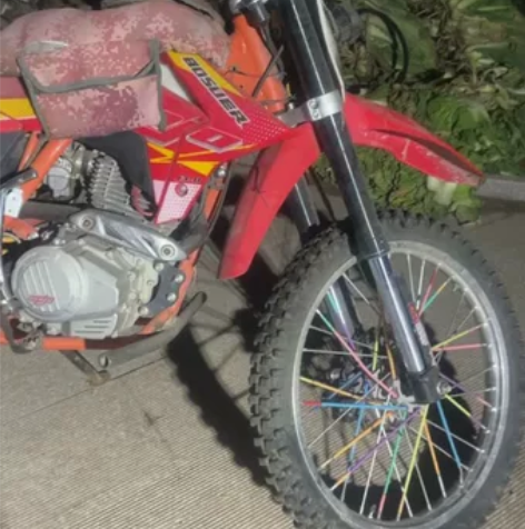 没擦没洗的波速而歼3D越野摩托车 感兴趣的...