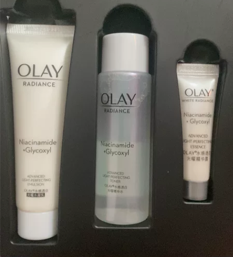OLAY玉兰油美白水乳套装烟酰胺革糖素提亮...