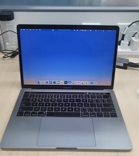 出一台闲置的MacBook Pro，带ba...