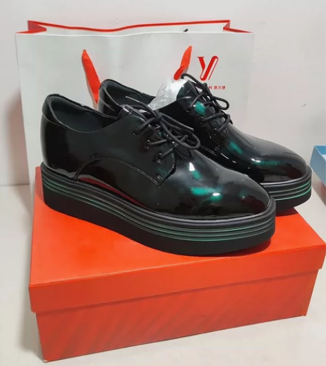 意尔康女鞋，厚底3厘米，正品包邮（偏远地区...