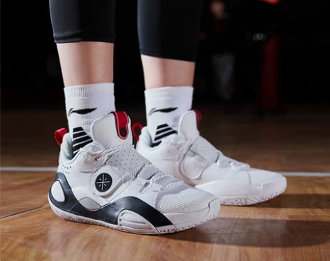 八成新可砍价，私我看细节图，百分百正品，没...