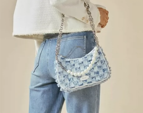 不莱玫腋下包 无盒子 无标签 大学生未开学...