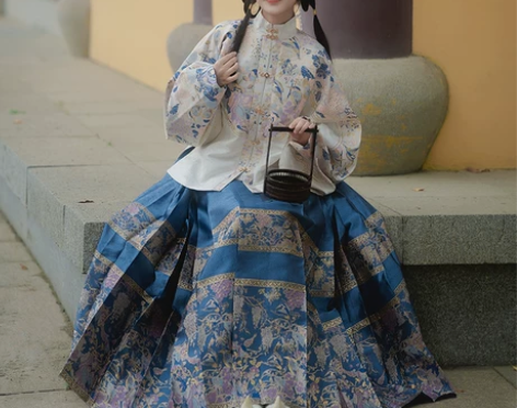 明堂拾遗汉服鸣莺缀玉明制仿妆花缎面上衣短袄...