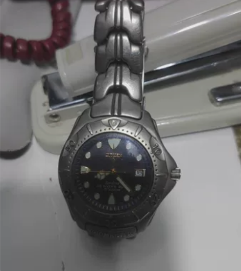 西铁城7877豹士迈潜水表200m光动能手...