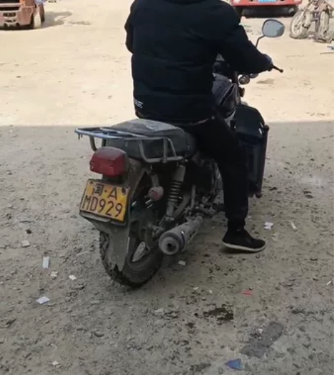 豪爵摩托车1000 感兴趣的话点“我想要”...