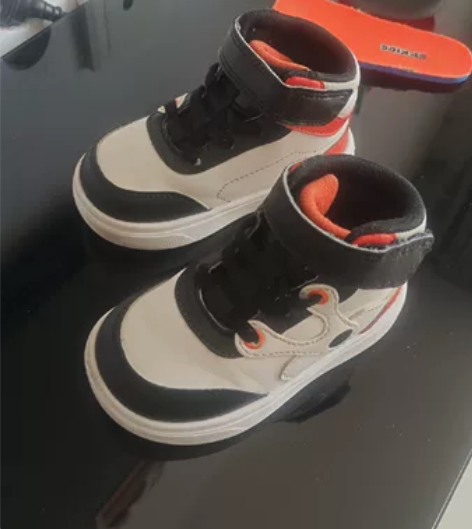 特步22码，内长14，超级好穿 感兴趣的话...