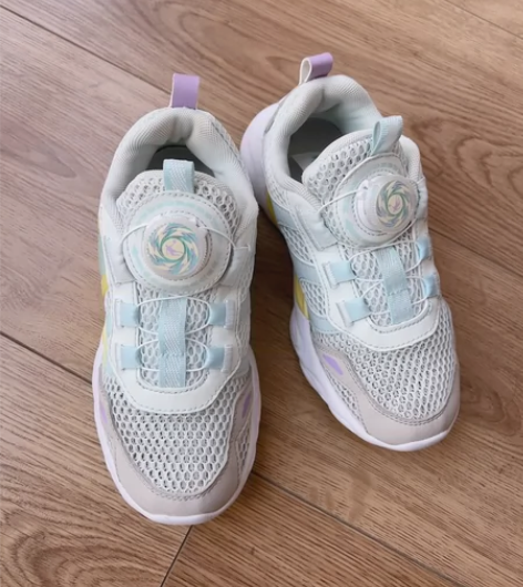 乔丹女童运动鞋32码 内长20.1 透气网...