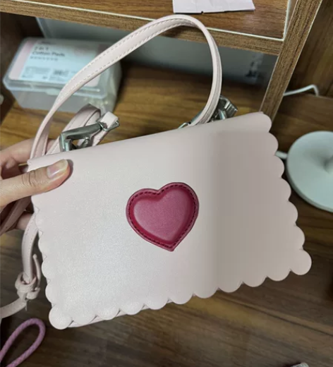 小ck情人节限定，没背过，一直放在那落灰，...