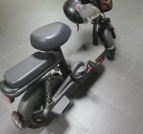 出二手车，9成新，买车的时候换过胎比原装胎...