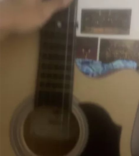 吉他，就用了一次，可自提，不包邮，，当时买...