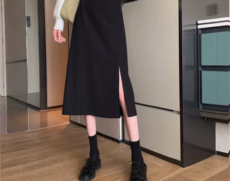 开叉半身裙女春秋2023新款气质黑色裙子中...