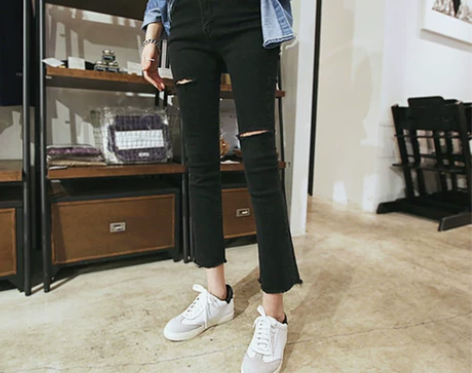 微喇叭破洞牛仔裤女2023年新款高腰显瘦黑...