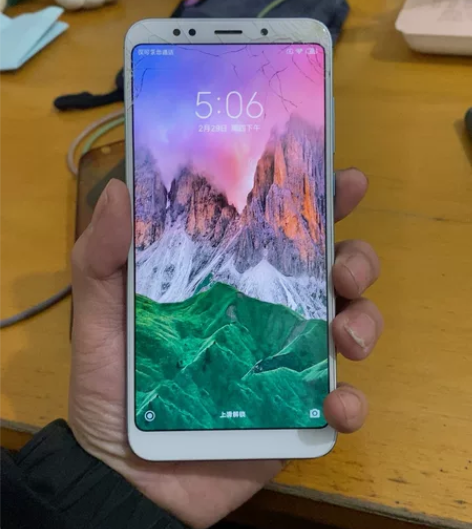 红米5plus 332g,屏幕破损不影响使...
