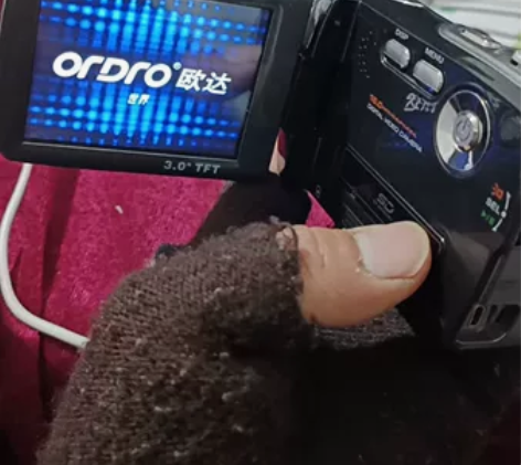 欧达DV成色靓，装内存卡，开机正常，一机一...