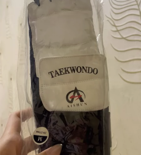 全新跆拳道护具# 六件套，男女同款，金色款...