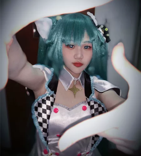 出印之心初音未来打歌服 只出过一次， 标价...
