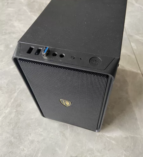 撒哈拉空气盒子a3机箱 非常小巧,铁皮很硬...