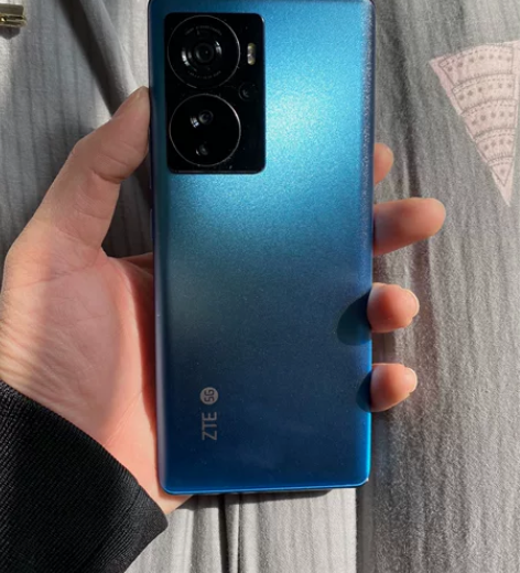 中兴40pro，256版本，用了几天，之前...