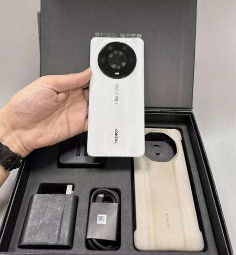 【特价优惠】99新 荣耀 magic 4至...