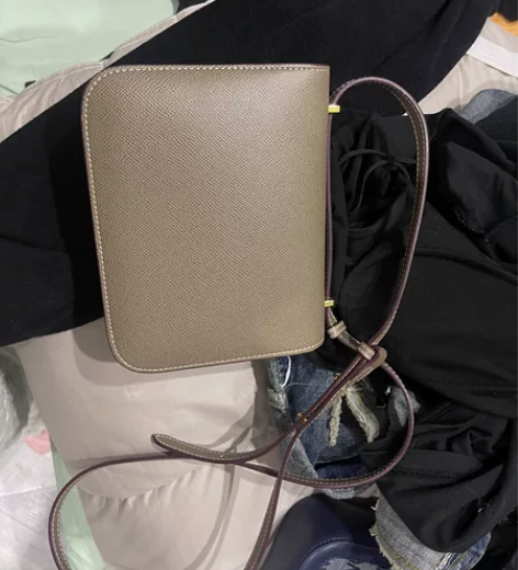 卡其色康康包小号 Epsom 9成新，背过...
