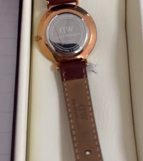 DW手表 女表 9新 背面膜还有 无划痕 ...