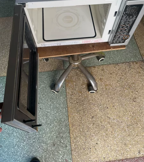 格兰仕微波炉一台，正常使用，成色见图，12...