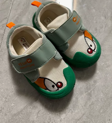 拉拉猪儿童 小童 春秋 软底鞋 仅穿三次通...