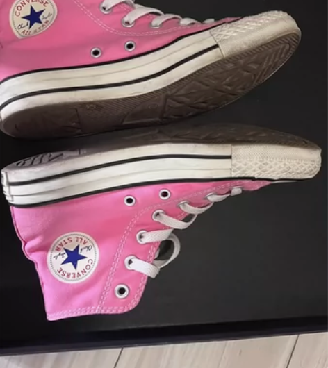 正品匡威，鞋码 36.5  便宜出[托腮]...