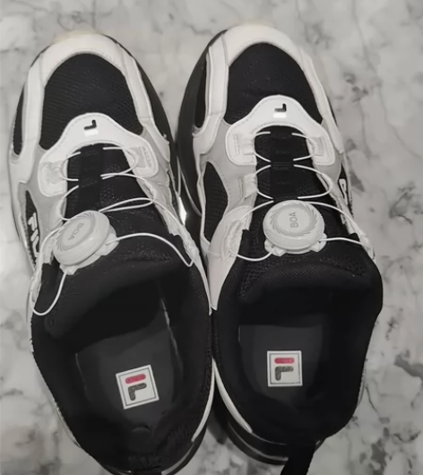 正品斐乐鞋子，37码，低价转让 感兴趣的话...