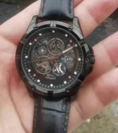 艾浪男士机械手表。99新，便宜出。可刀！ ...