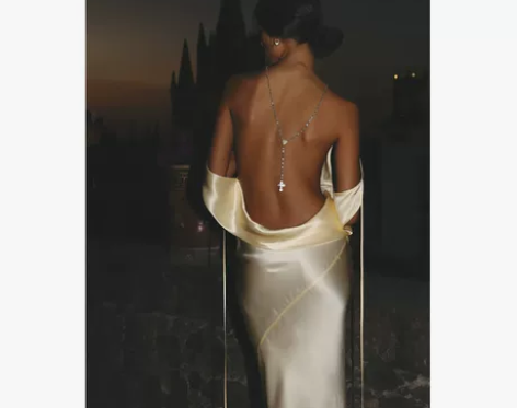 高级感香槟色醋酸缎面连衣裙2023新款性感...