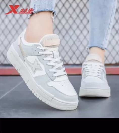 ?特步小白鞋女鞋春季情侣休闲鞋子男鞋空军一...