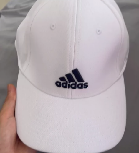 白色阿迪达斯棒球帽休闲帽鸭舌帽，薄款透气松...
