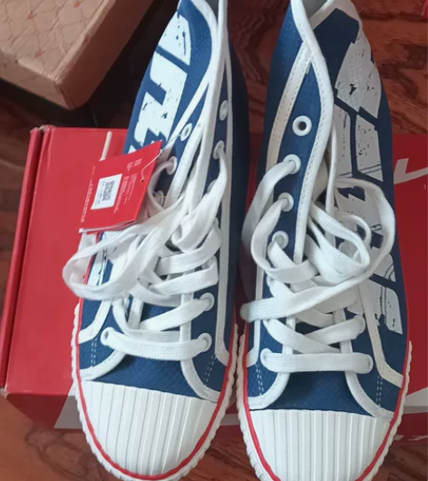 回力帆布鞋，有40，43，44码的，看好下...