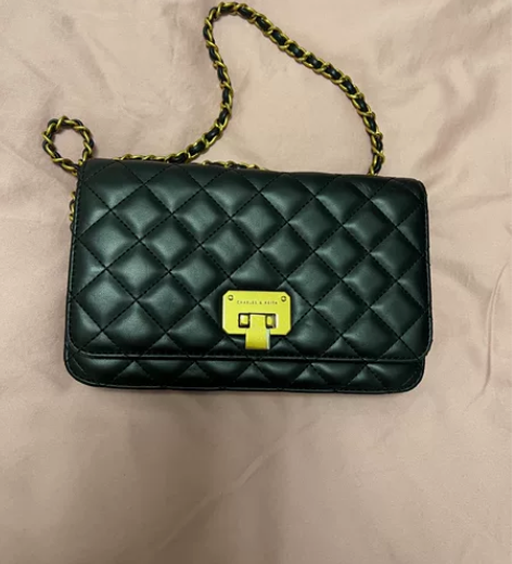 小ck黑色斜挎包 皮质柔软，很精致，单肩斜...